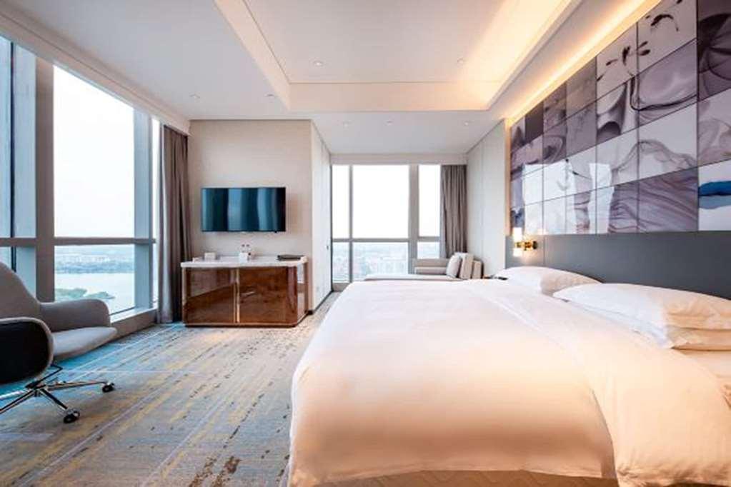 Отель Wyndham Grand Suzhou Fenhu Xinta Номер фото