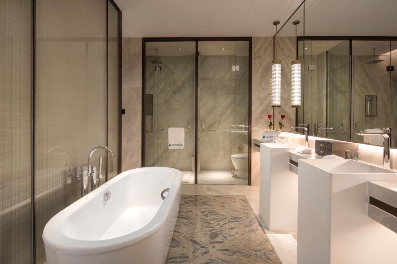Отель Wyndham Grand Suzhou Fenhu Xinta Экстерьер фото
