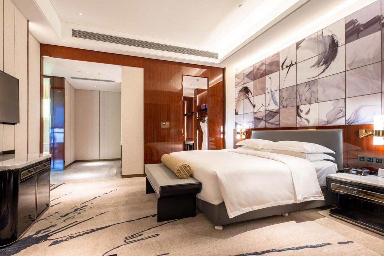 Отель Wyndham Grand Suzhou Fenhu Xinta Экстерьер фото