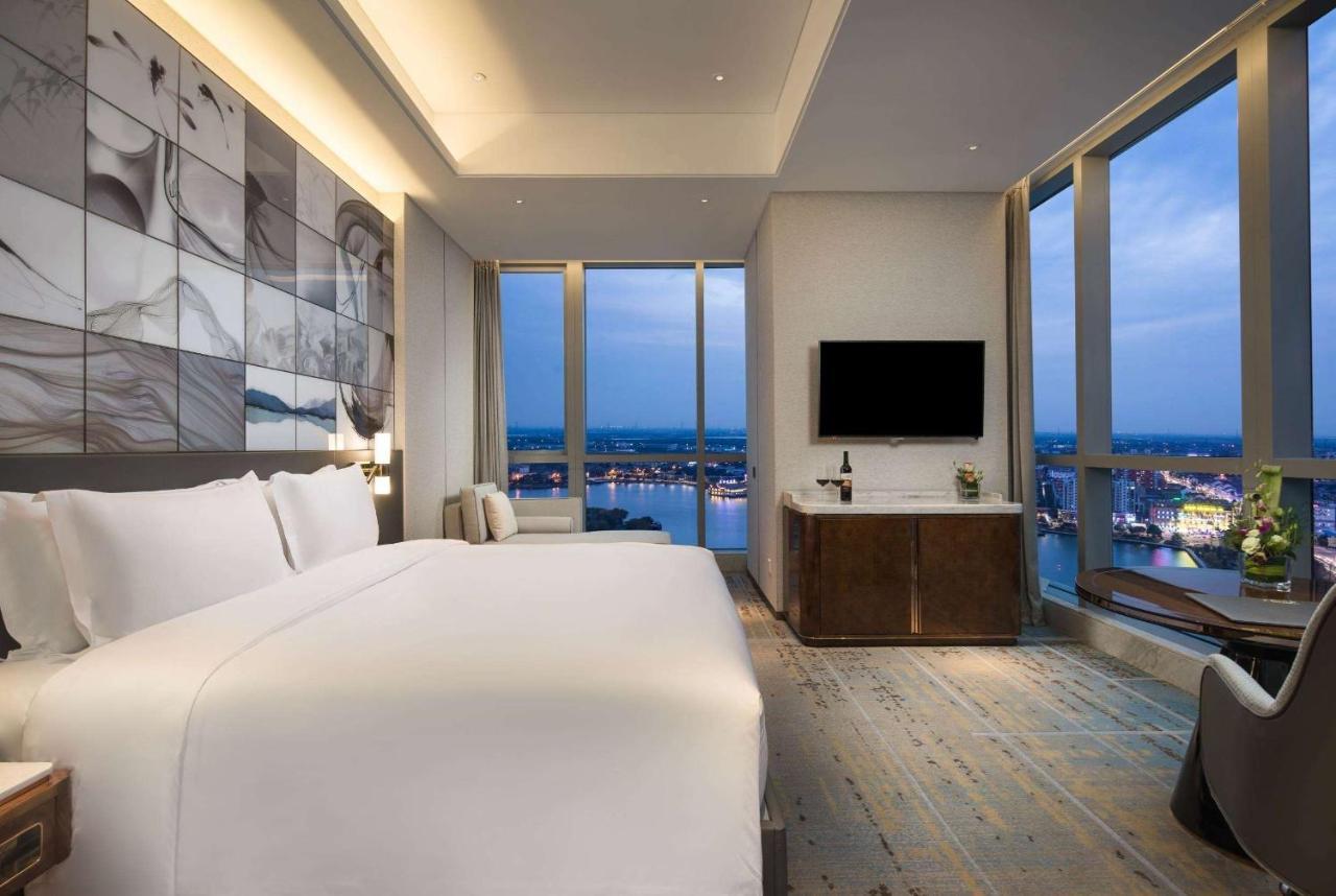 Отель Wyndham Grand Suzhou Fenhu Xinta Экстерьер фото